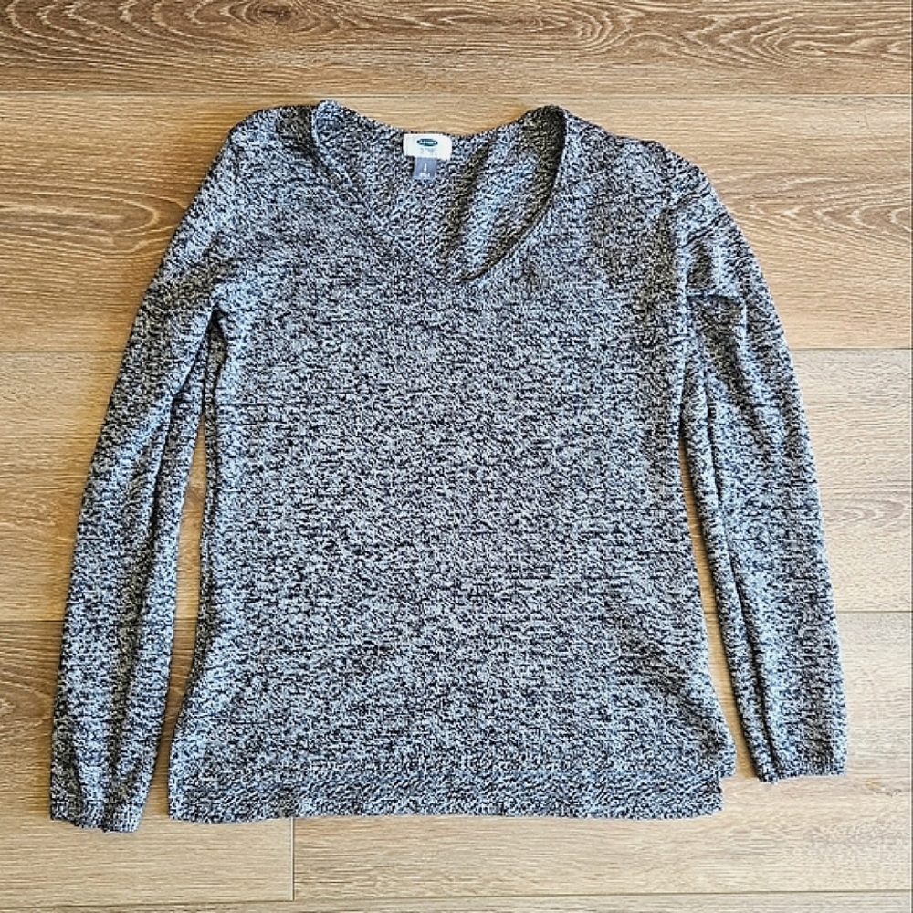 Old Navy Gray Black Cozy Waffle Knit Long Sleeve V-Neck Long Sleeve Sweater